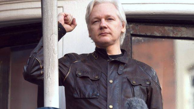 La situación del creador de Wikileaks, Julian Assange, se complica y su posible traslado a los Estados Unidos sigue presente.