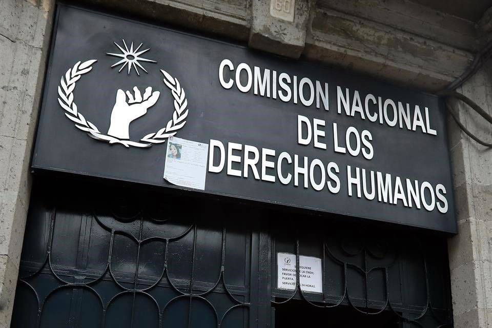 CNDH de Peña Nieto avaló la “verdad histórica”; exhibe la CNDH