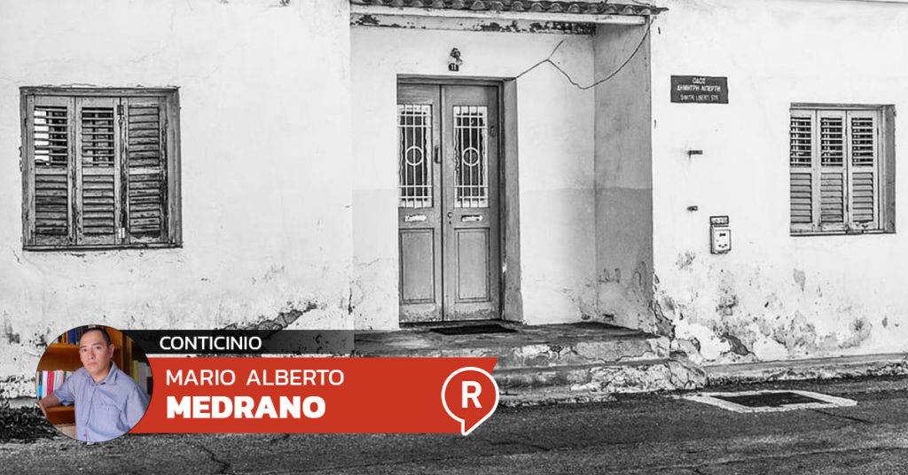 …vender la casa de mis padres fue una afrenta para ellos y una travesía para mí... Un cuento escrito por Mario Alberto Medrano.
