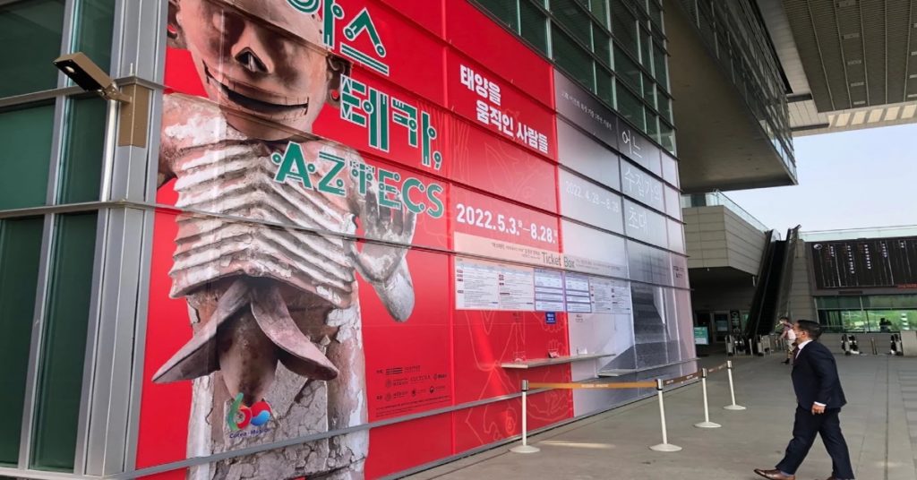 La exposición Aztecas: el pueblo que movió al Sol rompió récord de asistencia en Corea del Sur, en el primer día de apertura se agotaron las entradas