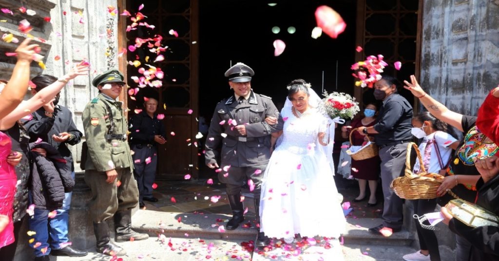 Una pareja en Tlaxcala celebró su boda con temática nazi el pasado 29 de abril, el mismo día en el que Aldolf Hiltler contrajo nupcias con Eva Braun 