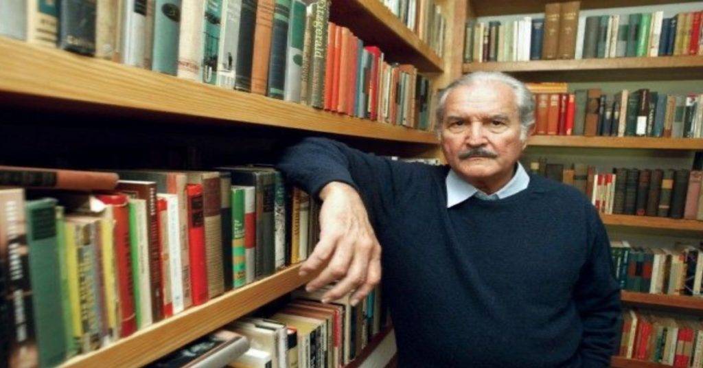 Este 15 de mayo se conmemoran 10 años de la muerte de Carlos Fuentes, quien como escritor y miembro del Boom Latinoamericano revolucionó la narrativa urbana, pero como intelectual respaldó la política neoliberal de Luis Echeverría y trabó amistad con Bill Clinton y Jaques Chiriac 