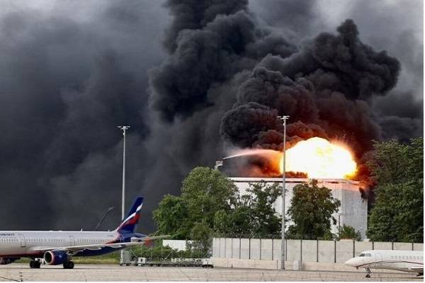 Incendio en aeropuerto de Ginebra