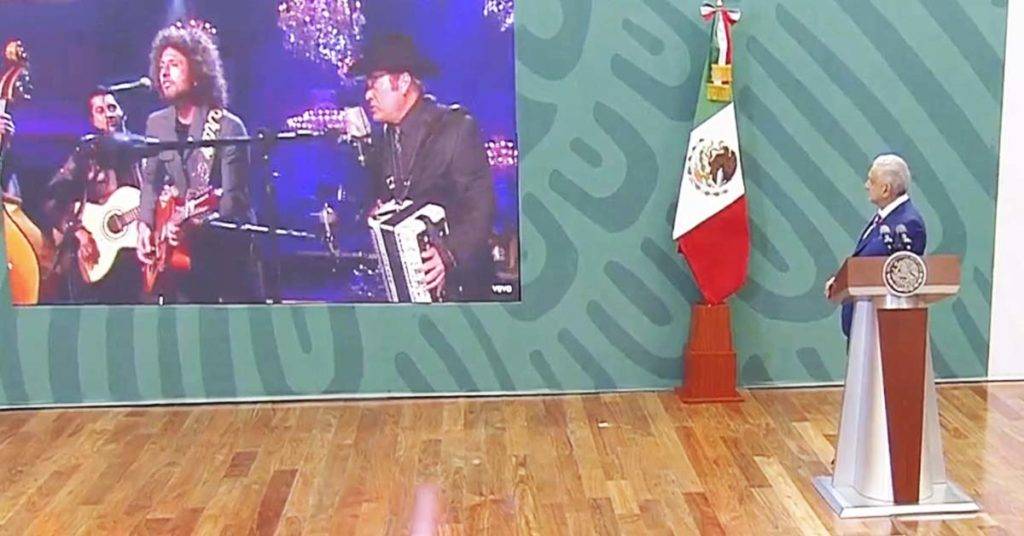El presidente Andrés Manuel López Obrador (AMLO) creó y compartió una playlist de canciones que han sonado en su conferencia mañanera. 