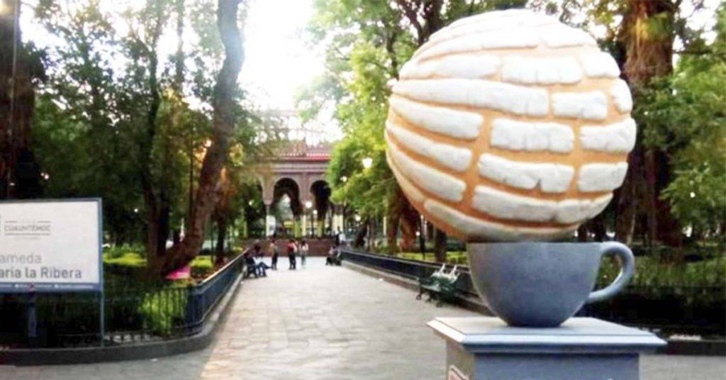 La alcaldía a cargo de Sandra Cuevas tuvo que quitar el monumento a la concha de una marca de pan a petición del propio INAH.