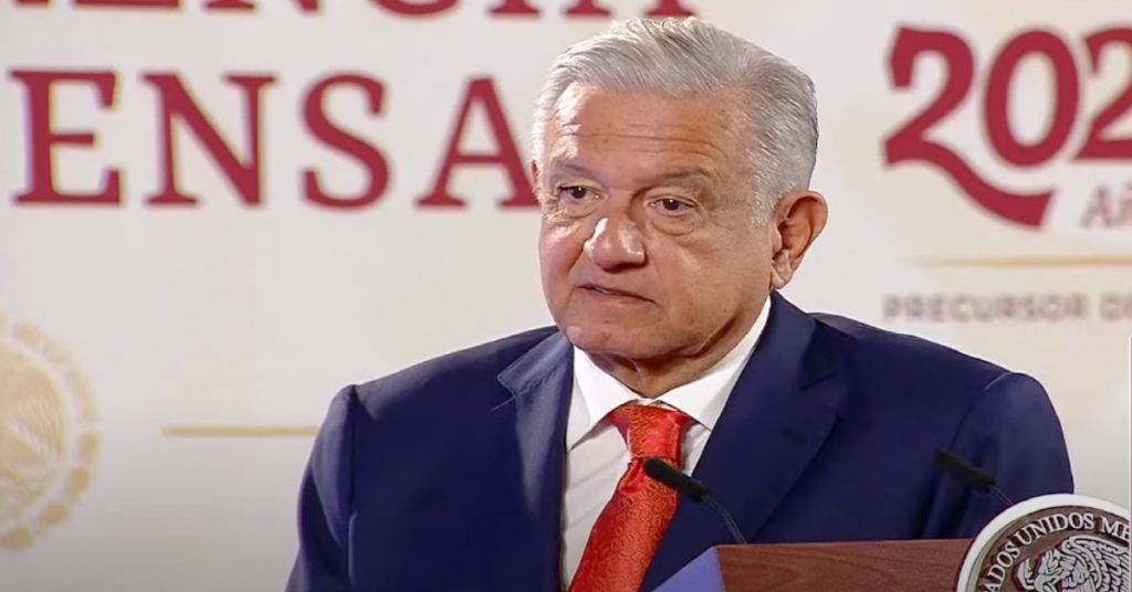 El presidente López Obrador anunció que la refinería Dos Bocas, en Tabasco pasará un periodo de prueba de seis meses antes de procesar barriles 