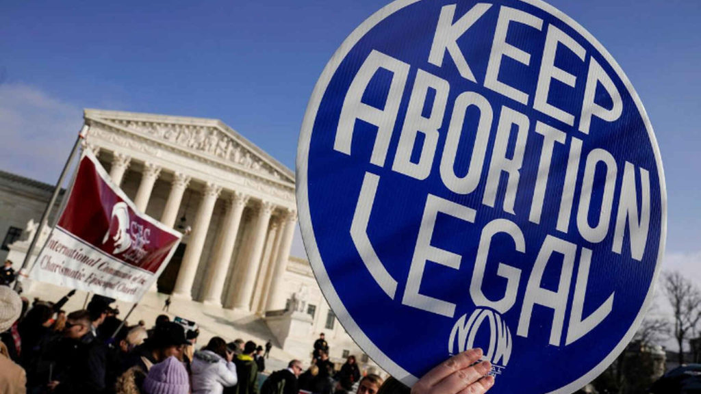 Tras fallo de la Corte de EE.UU. sobre el aborto, el gobierno otorgará pastillas