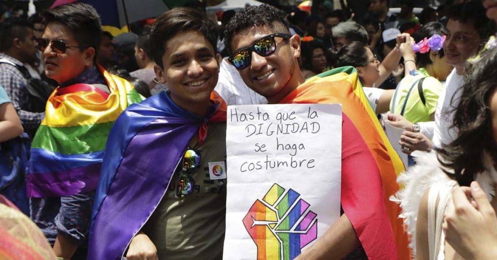 El mes de junio inicia el festejo y conmemoración del pride, del Día del Orgullo LGBTQ+. Aquí te decimos por qué en este mes y cómo surgió. 
