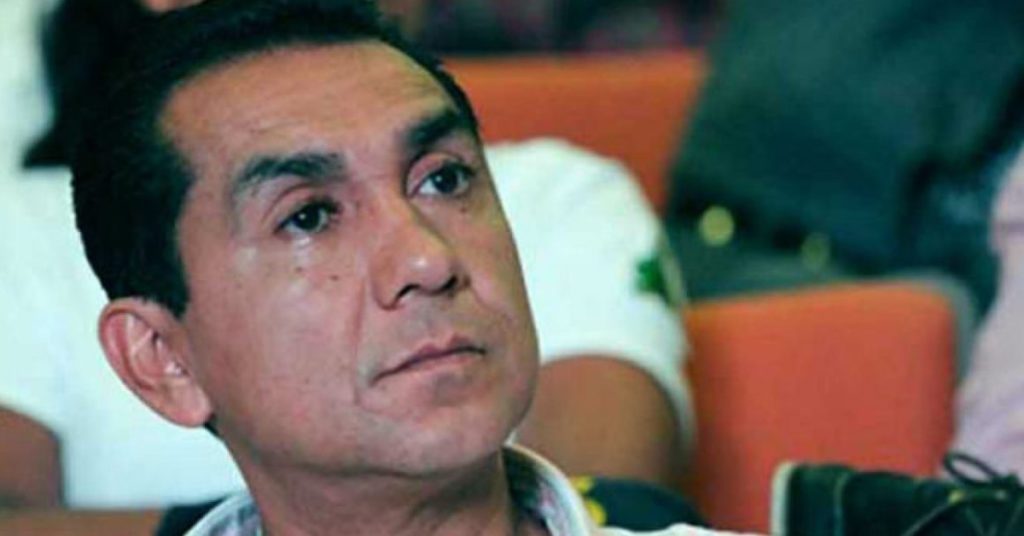 José Luis Abarca, exalcalde de Iguala, vinculado a la desaparición de 43 normalistas está en peligro de muerte, informó su hija 