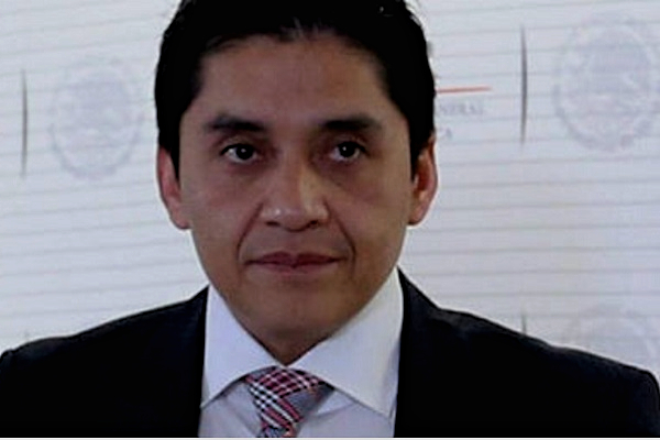 Detienen a exZar antisecuestros por caso Ayotzinapa