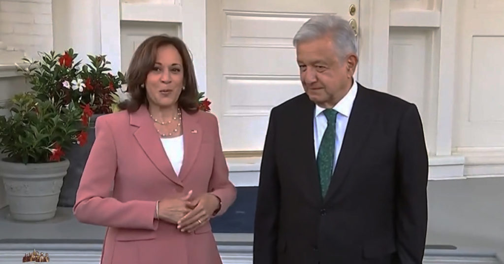 Kamala Harris recibió en su residencia al presidente López Obrador, quien felicitó al pueblo norteamericano por tener una funcionaria "de primer orden". 