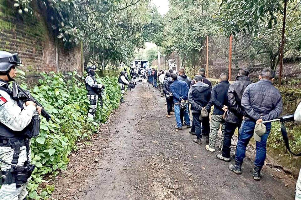Detienen a 167 integrantes de “Pueblos Unidos” en Michoacán; FGR investiga 