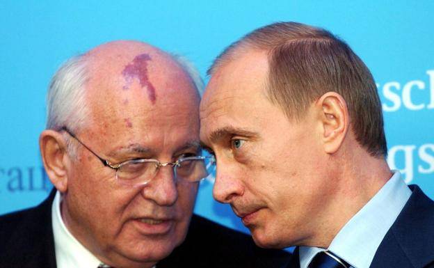 El presidente de Rusia Vladimir Putin reconoció la influencia de Mijaíl Gorbachov en la política moderna y en la disolución de la URRS