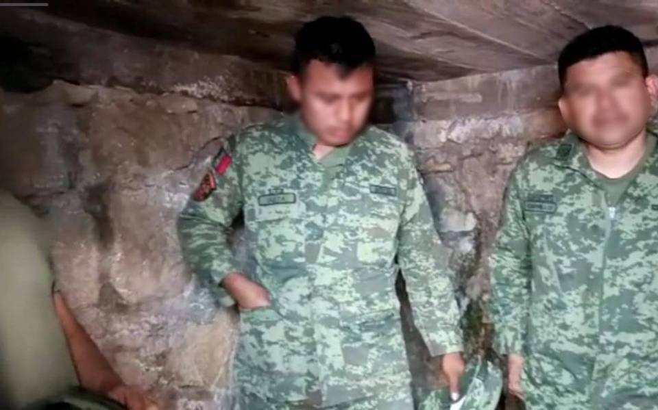 Militares y personal del Ayuntamiento de Teopisca, Chiapas, son retenidos por ciudadanos