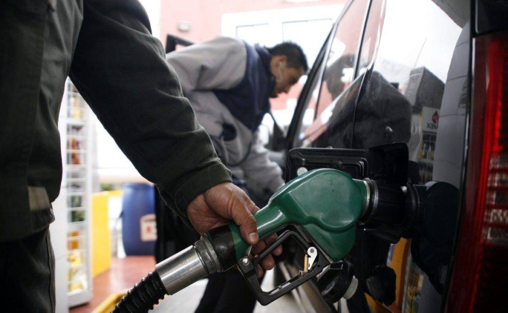 "Sin ese apoyo golpearíamos a los más vulnerables"; Cepal respalda subsidio a gasolinas