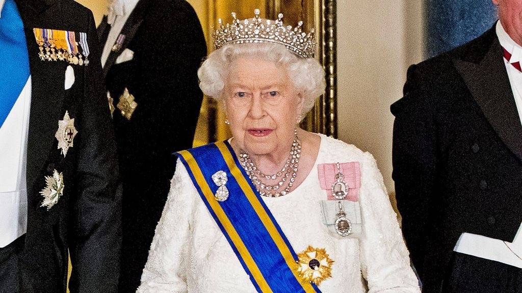 Los médicos de la casa real mostraron su preocupación tras una nueva evaluación a la reina Isabel II esta mañana.