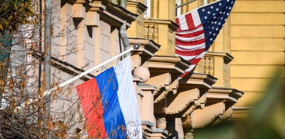  Embajada de EE.UU. en Rusia pide a estadounidenses abandonar el país 