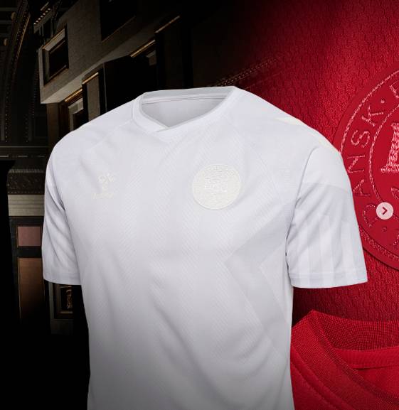 Hummel Sports presentó los uniformes que usará la Selección Danesa en el Mundial de Fútbol de Qatar 2022 con algunas modificaciones a modo de protesta.