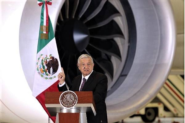 AMLO propone que aerolínea de Sedena se llame Mexicana de Aviación
