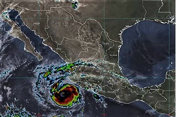 Roslyn ya es huracán categoría 4, rachas hasta de 260 km/h