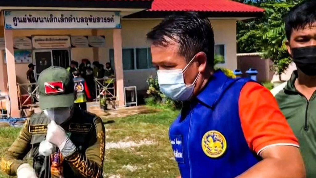Masacre en guardería de Tailandia deja 37 muertes; criminal se quitó la vida 