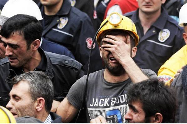 41 muertos en explosión de mina de carbón en Turquía