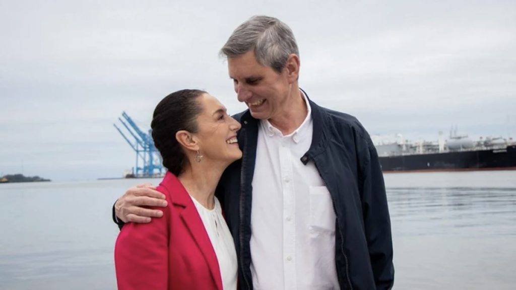La jefa de Gobierno de la CDMX, Claudia Sheinbaum reveló que está próxima a contraer nupcias con su actual pareja, Jesús María Tarriba.