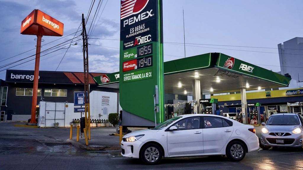 El titular de la Profeco, Ricardo Sheffield presentó los precios de las gasolinas en México de entre el 11 y el 17 de octubre. Te decimos cuáles gasolineras se pasaron de rosca.