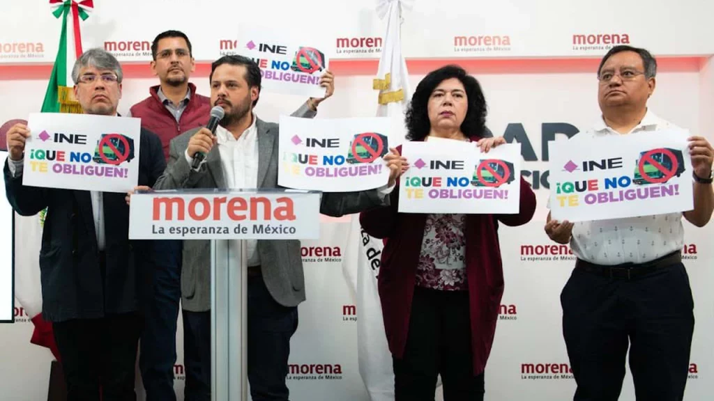 El partido Morena en la CIudad de México denunció que hay presiones y compra de asistencia para que la gente esté presente en la marcha a favor del INE convocada el próximo 13 de noviembre.