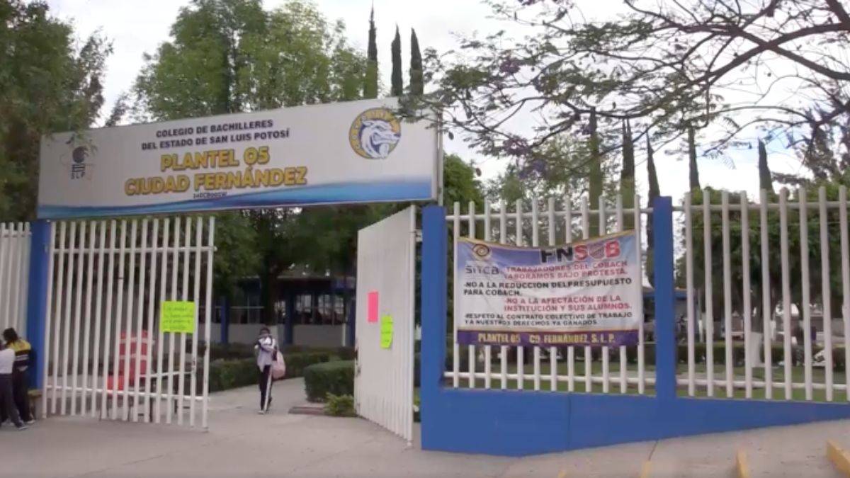 Estudiantes de bachilleres son sorprendidos con una granada en San Luis Potosí