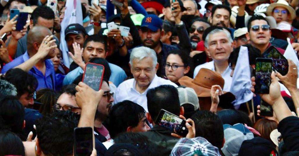 Al menos 1.2 millones de mexicanos se congregaron en el centro de la Ciudad de México para marchar con el presidente López Obrador.