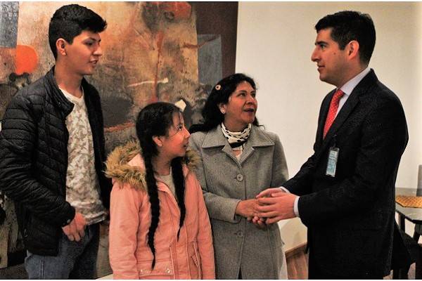 Llega a México esposa e hijos de Pedro Castillo, son asilados políticos