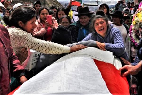 Perú: Decretan 30 días sin derechos constitucionales, mexicano varados