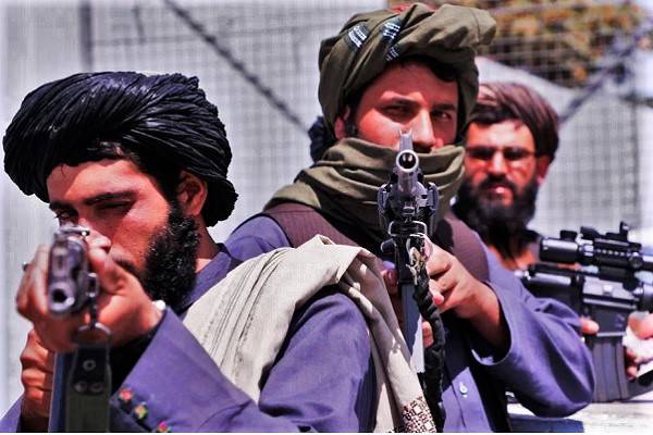 Talibán reinicia ejecuciones y flagelaciones públicas en Afganistán