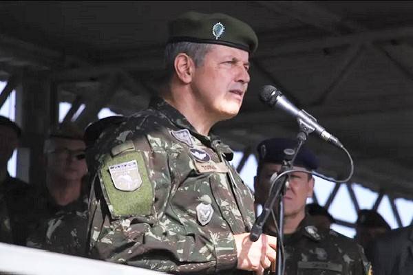 Lula destituye a comandante del ejército, nombra a general Ribeiro