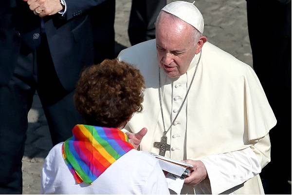 Papa Francisco contra leyes que penalizan la homosexualidad