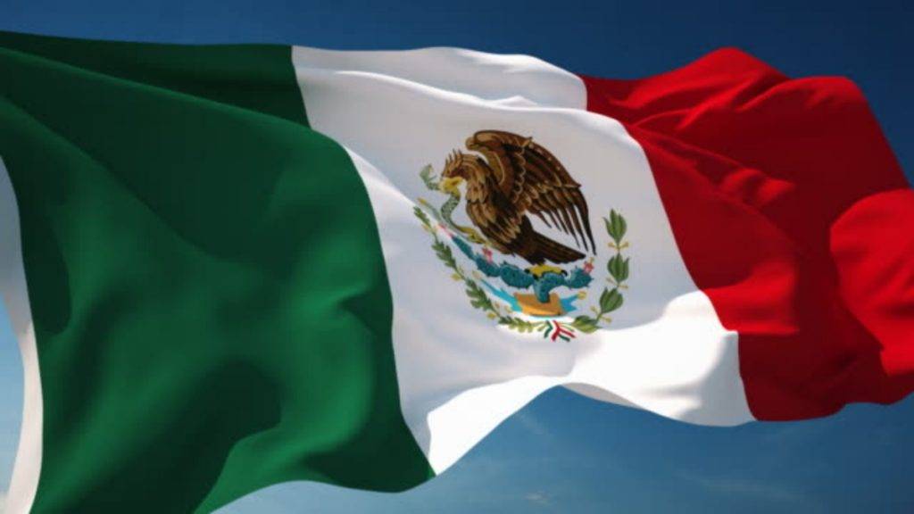 En el marco de las conmemoraciones por el día de la bandera de México te decimos el significado que tiene cada uno de los elementos y colores de nuestro lábaro patrio.