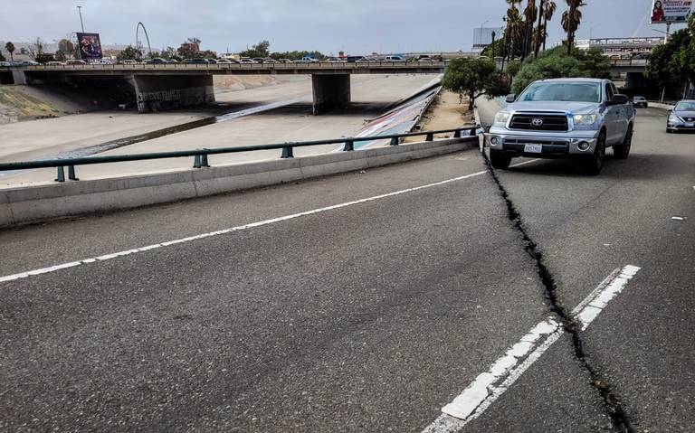 Puente defectuoso construido por Calderón en Tijuana podría ser derrumbado
