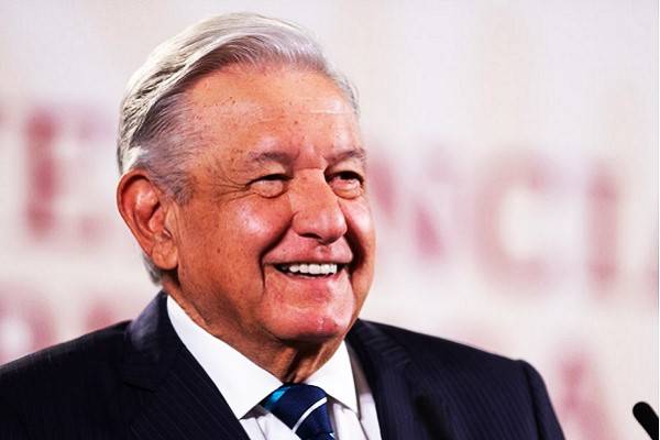 AMLO celebra que Cuauhtémoc Cárdenas se deslinde de conservadores