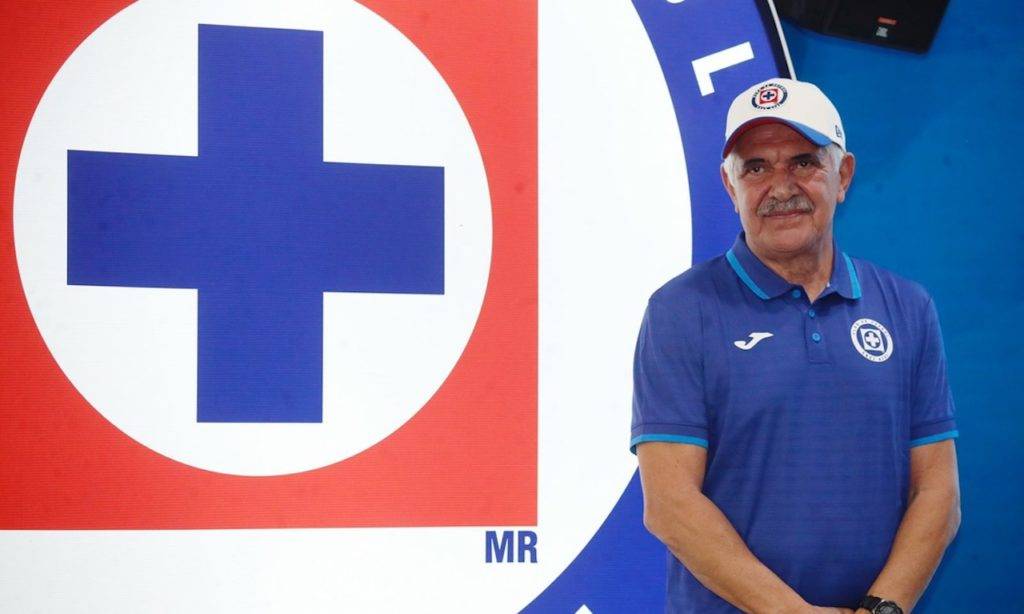 El experimentado entrador, Ricardo Ferreti "Tuca" llegó al equipo de Cruz Azul para enderezar el camino rumbo a un próximo campeonato.