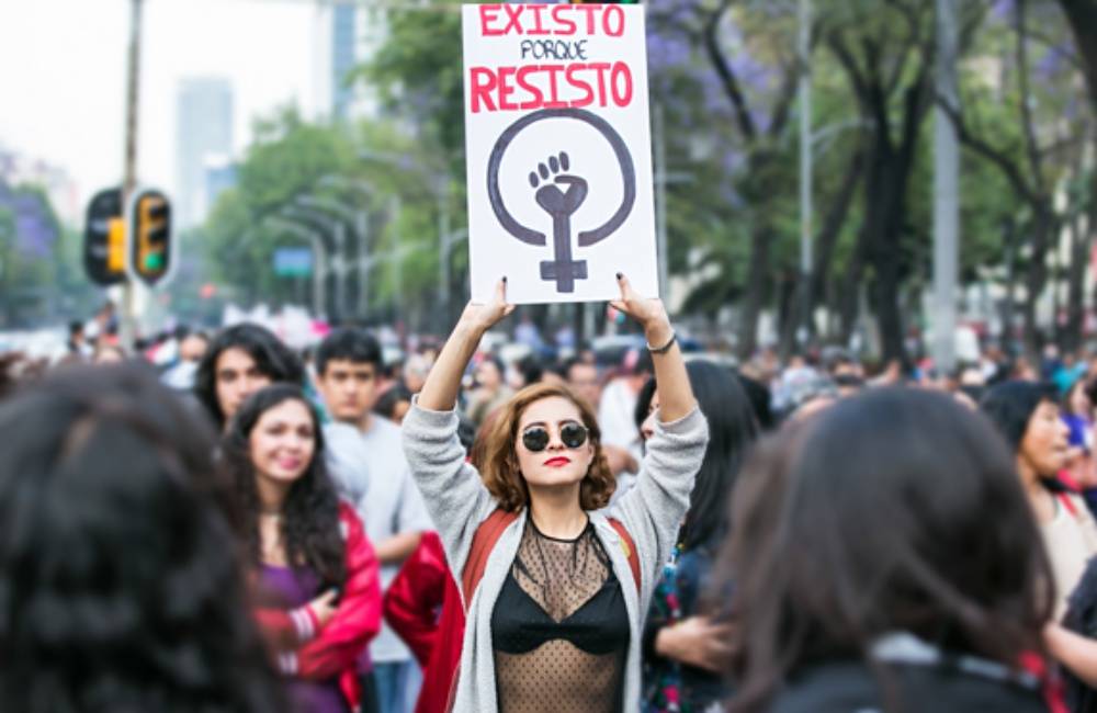 Marchan miles de mujeres en la CDMX por el #8M; exigen fin a los feminicidios