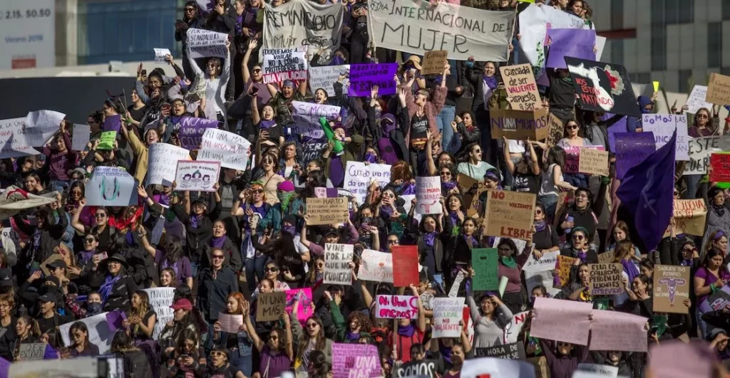 Marcha por el Día de la Mujer reúne más de 90 mil asistentes, reporta GCDMX