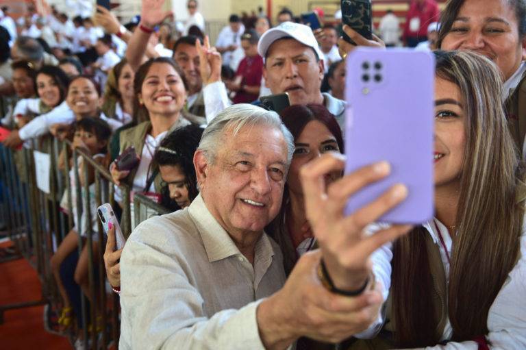 AMLO destaca un avance del 77.92% de sucursales de los Bancos del Bienestar