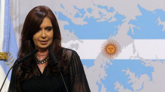 “Yo no soy de ellos, soy del pueblo”; Cristina Fernández acusa persecución en su contra