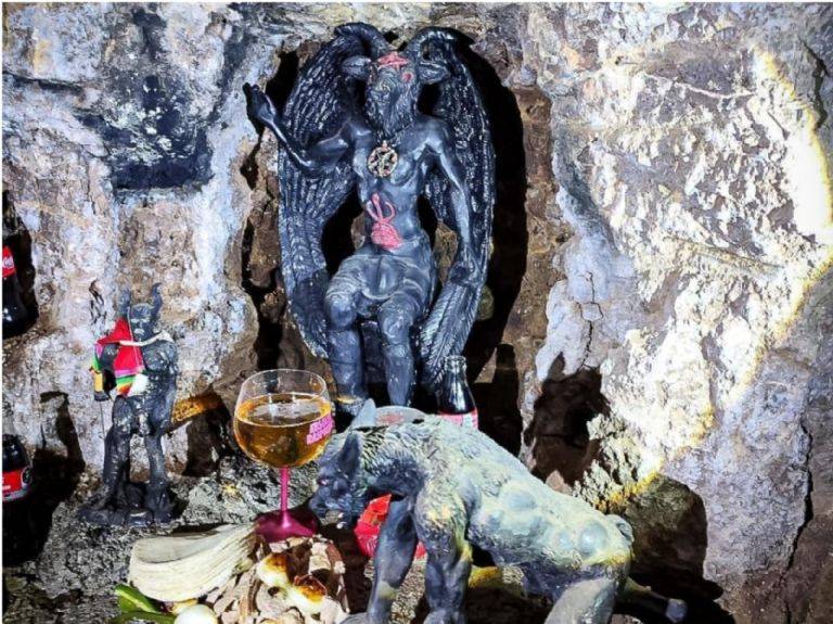 Autoridades de Hidalgo encuentran túnel donde extraían huachicol; había un altar satánico