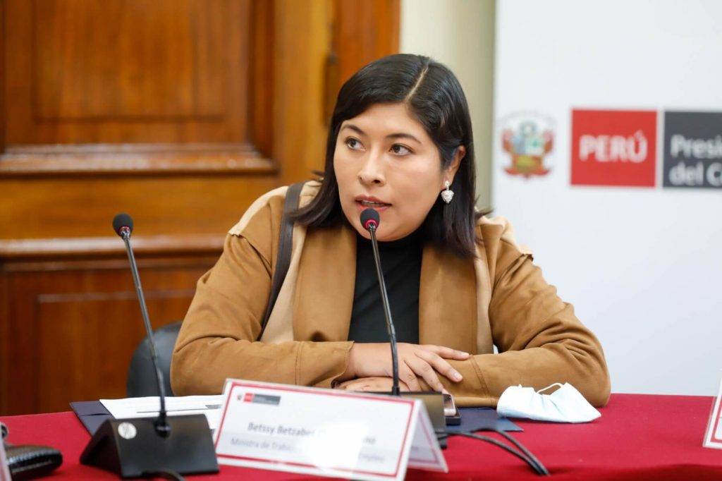 Detienen a la exprimera ministra de Perú, Betssy Chávez, por supuesto apoyo a Pedro Castillo