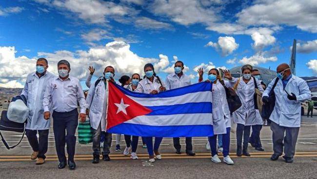 Díaz-Canel defiende misiones de médicos cubanos ante la “sucia campaña” de EE.UU.