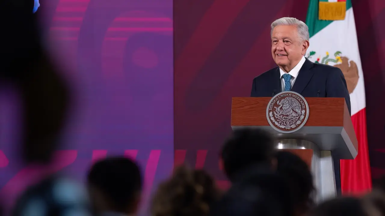 AMLO denuncia campaña en contra de la Sedena y la Semar
