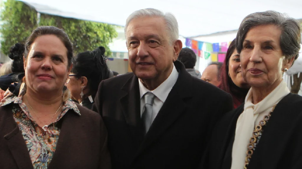 El Centro de Investigación Pew, con sede en Washington reveló que el 82 por ciento de los mexicanos tiene una opinión favorable del presidente AMLO.