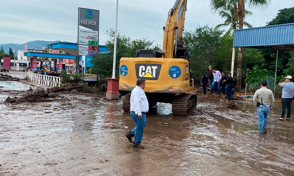 Se desborda río en Autlán de Navarro, Jalisco; hay 9 desaparecidos y 7 muertos